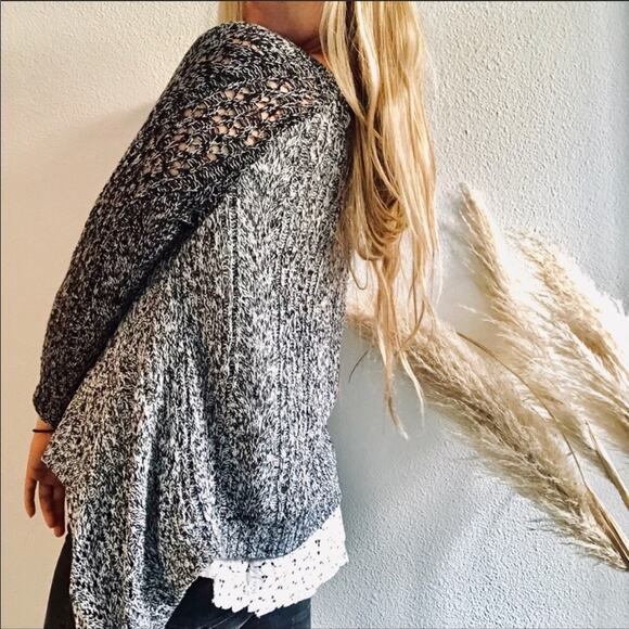 ANTHROPOLOGIE LeifNotes Grey Black White Two Tone Lace Back Sweater Pullover M - Picture 5 of 10